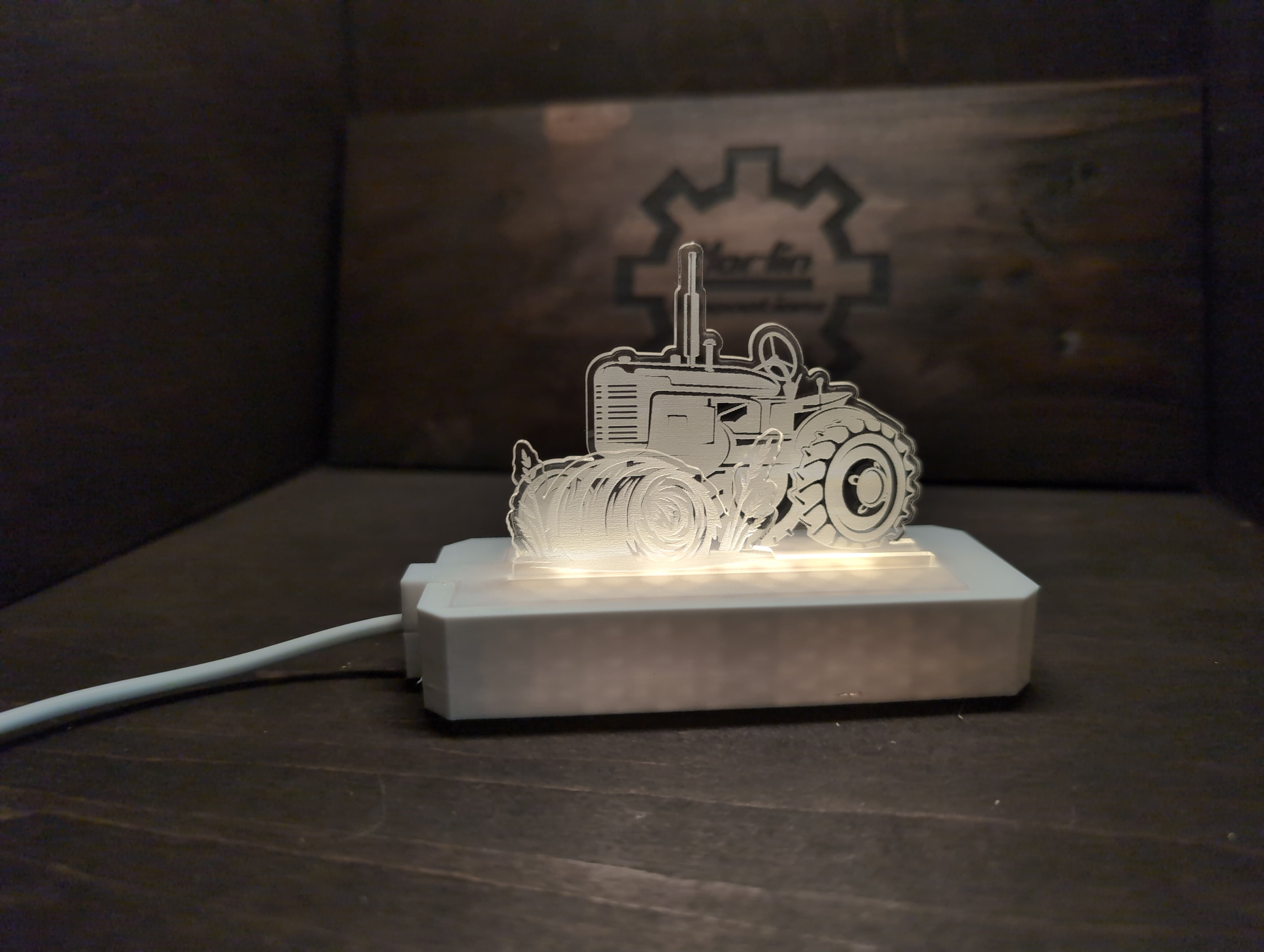 Tractor Double Multi-Light Acrylic Pane